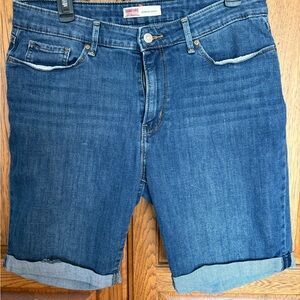 Signature by Levi Strauss Dark Blue Bermuda Shorts EUC! Size 12